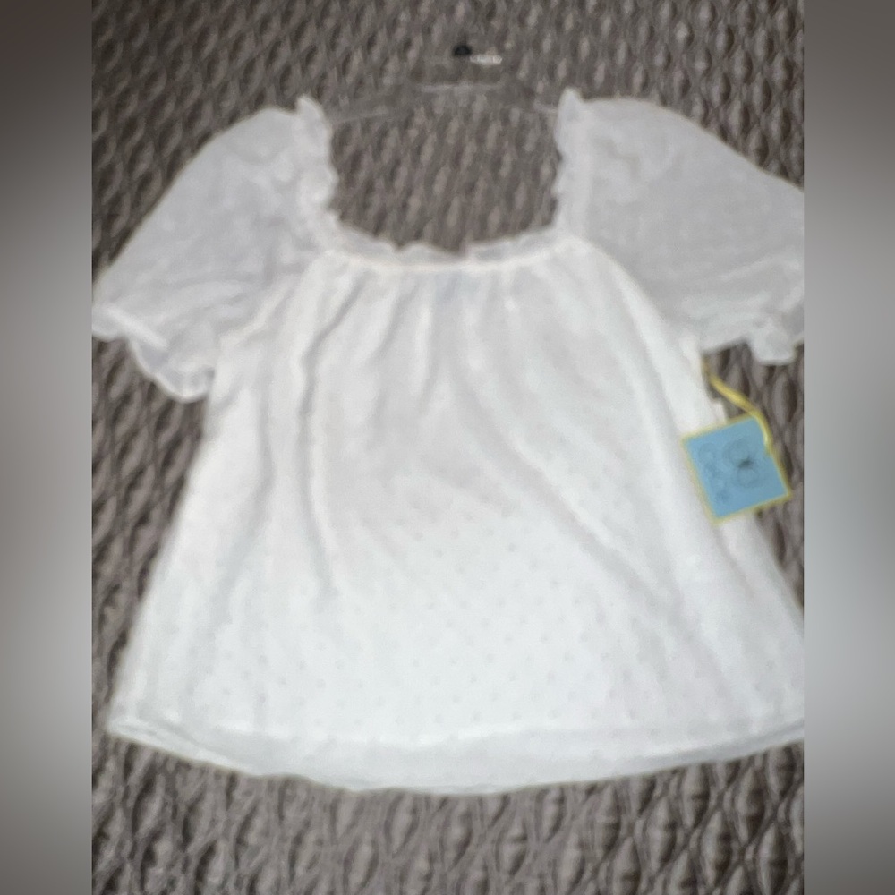 *NEW* Cece white short sleeve top with white polka dots NWT woman’s M - Picture 3 of 7